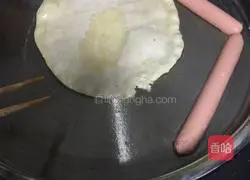 Illustration of how to make egg-filled pancakes 3