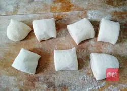 Illustration of how to make electric baking pan pies 10