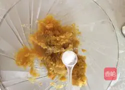 Illustration of how to make sweet potato pancakes 2