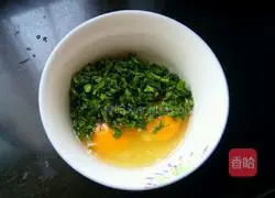 Illustration of how to make Chinese toon egg cake 5