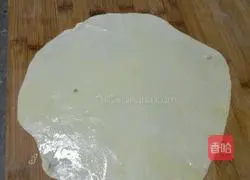 Illustration of how to make green onion hand cakes 8
