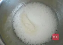 Illustration of how to make chiffon cake 12