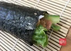 Weight loss meal: customized sushi+mango+ Illustration of how to make a cup of apple milk 3