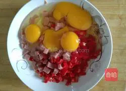 Illustration of how to make chili ham and egg cake 2