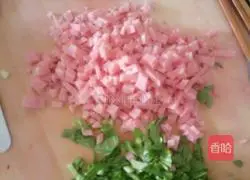 Illustration of how to make potato sausage cake 2