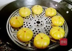 Illustration of how to make small pumpkin cakes 9