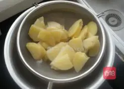 How to make milk-flavored potato cakes Illustration 1