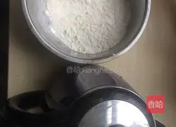 Illustration of how to make green onion pancake 3