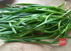 Illustration of how to make egg and leek pie 2