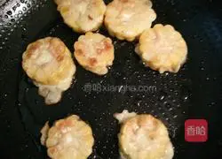 Illustration of how to make fried corn tortillas 1