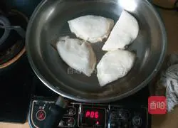 Illustration of how to make cabbage and meat pancakes 6