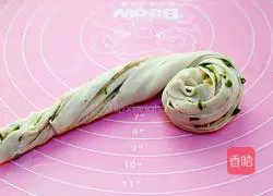 Illustration of how to make salt and pepper pancakes 16