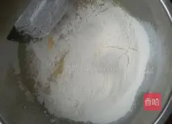 Illustration of how to make cream cake roll 3