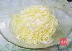 Illustration of how to make potato shredded cake 1