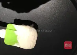 Recipe for shredded pork burritos with Beijing sauce Illustration 3