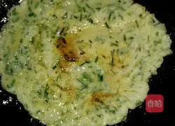 Illustration of how to make egg and leek pancakes 6