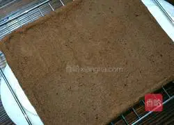 Illustration of how to make cream cake roll 6