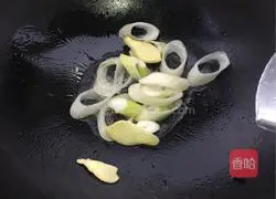 Illustration of how to make rice cakes with fish cakes and shrimp soup 2