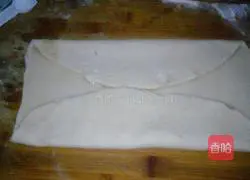 Illustration of how to make hand-shredded biscuits 4