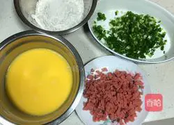 Illustration of how to make ham sausage, green onion and egg pancake 2