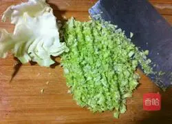 Illustration of how to make cabbage pancakes with blueberry sauce 2