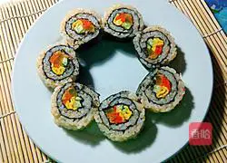 Illustration of how to make fancy sushi 13