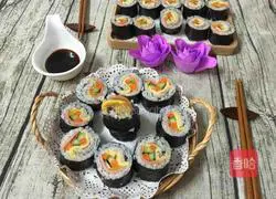 Illustration of how to make sushi seaweed rolls 16