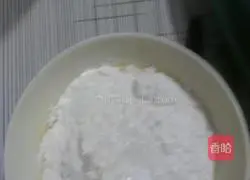 Illustration of how to make new crispy cake with cake inside 3