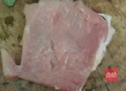 Illustration of how to make thorn-horned lean meat pie 3