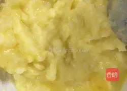 Illustration of how to make potato egg pancakes 5