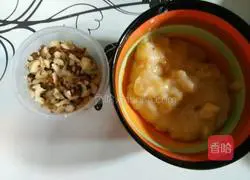 Illustration of how to make banana walnut muffins 2