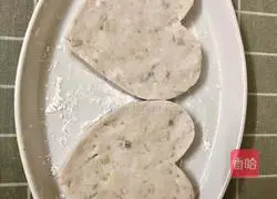 Illustration of how to make sweet potato egg pancake 3