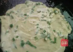 Illustration of how to make egg and green onion cake 6