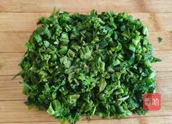 Illustration of how to make Chinese toon sprout egg pancake 5