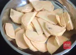 Illustration of how to make pan-fried sweet potato bean cake 3