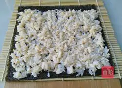 Illustration of how to make simple sushi 9