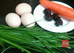 Illustration of making glutinous rice egg pancake 2