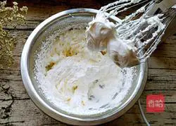 Illustration of how to make cream fruit cake 2