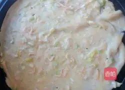 Illustration of how to make scallion, egg and shrimp cakes 4