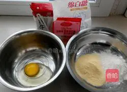 Illustration of how to make milk and egg corn pancakes 1