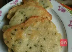 Illustration of how to make scallion pancakes 6