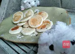 Illustration of how to make milk pancakes 8