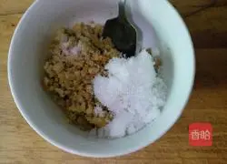 Illustration of how to make sesame cakes with oil residue 3