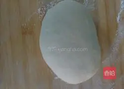 Illustration of how to make dough sugar cakes 5