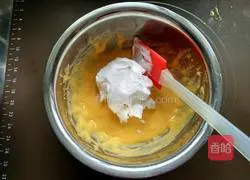 Eight-Inch Fresh Milk Chiffon Cake recipe illustration 13