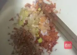 Pictures of how to make kimchi pancakes 4