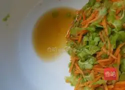 Bitter Melon and Carrot Egg Pancake Recipe Illustration 3
