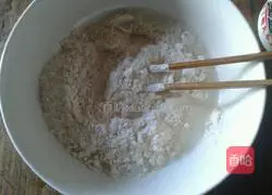 Illustration of how to make scallion pancakes 1