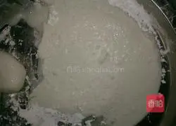 Illustration of how to make crystal cornmeal cake 6