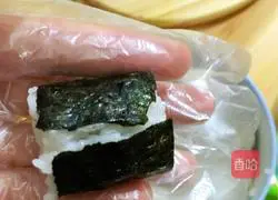 Illustration of how to make mung bean sprouts and mixed vegetable sushi 8